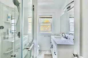 31 Hamilton Ave, Stamford, CT 06902 - Photo 13