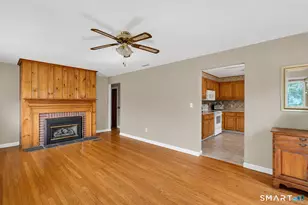 36 Clinton St, Trumbull, CT 06611 - Photo 15