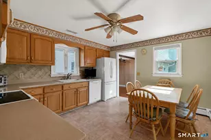 36 Clinton St, Trumbull, CT 06611 - Photo 17