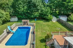 36 Clinton St, Trumbull, CT 06611 - Photo 3
