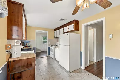 15 Raymond Street, East Hartford, CT 06118 - Photo 7