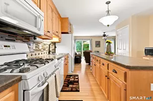 18 Folkstone Rd, East Windsor, CT 06016 - Photo 11
