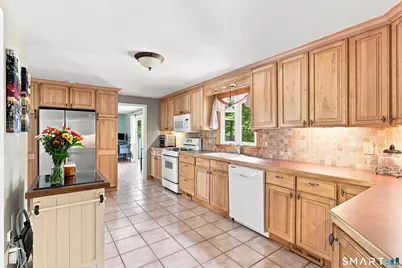 110 Orchard Hill Drive, Windsor Locks, CT 06096 - Photo 7