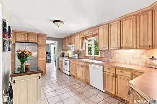 110 Orchard Hill Dr, Windsor Locks, CT 06096 - Photo 7