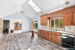 32 Knob Hill Ln, Bristol, CT 06010 - Photo 17