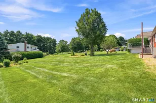 32 Knob Hill Ln, Bristol, CT 06010 - Photo 33