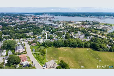 82 Maple Avenue, New London, CT 06320 - Photo 9
