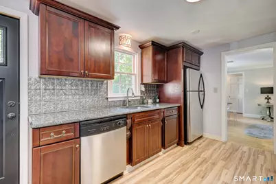 236 Ridgewood Road, West Hartford, CT 06107 - Photo 3