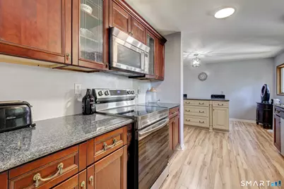 236 Ridgewood Road, West Hartford, CT 06107 - Photo 5