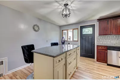 236 Ridgewood Road, West Hartford, CT 06107 - Photo 9