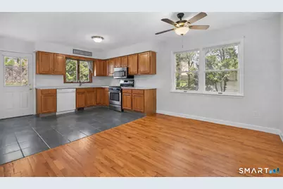 21 West Division Street, Greenwich, CT 06830 - Photo 3