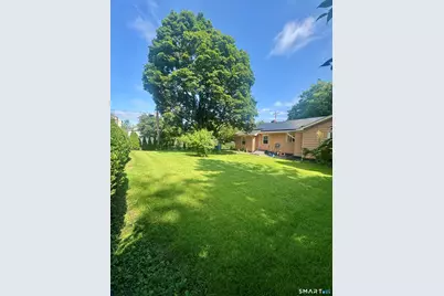 172 Mitchell Drive, New Haven, CT 06511 - Photo 17