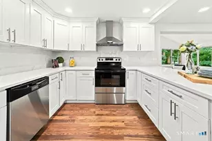 87 Kenmore Rd, Bloomfield, CT 06002 - Photo 3