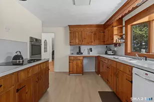 31 Pawson Rd, Branford, CT 06405 - Photo 19