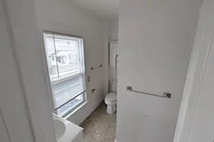 110 Boston St, Guilford, CT 06437 - Photo 11