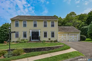 13 Hill View Ln, Woodbury, CT 06798 - Photo 3