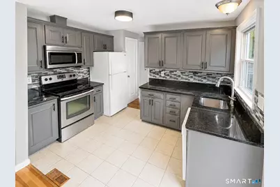 28 Lewis Lane, West Hartford, CT 06110 - Photo 5