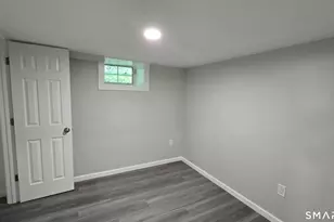 1514 Pembroke St, Bridgeport, CT 06608 - Photo 9