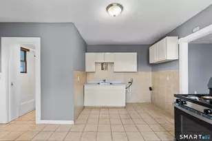 66 Standish St, Hartford, CT 06114 - Photo 5