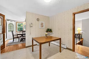 12 Syracuse Dr, East Hartford, CT 06108 - Photo 9
