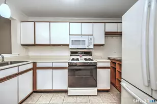 60 Coleman St, East Haven, CT 06512 - Photo 13