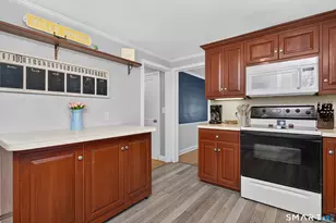 76 Chamberlain Rd, Wethersfield, CT 06109 - Photo 9