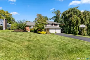 10 Eastwood Rd, West Hartford, CT 06117 - Photo 35