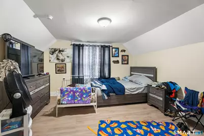 208 Clinton Avenue, New Haven, CT 06513 - Photo 33