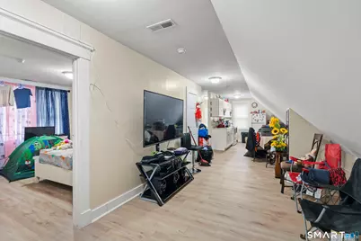 208 Clinton Avenue, New Haven, CT 06513 - Photo 29