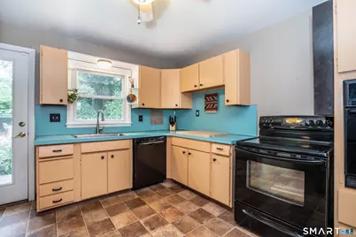 74 Lyman Road, West Hartford, CT 06117 - Photo 11