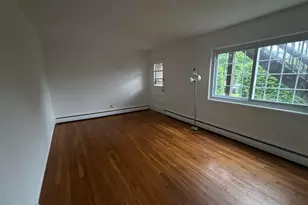 438 Middle Turnpike W, Manchester, CT 06040 - Photo 3