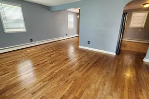 42 Coventry St, Manchester, CT 06042 - Photo 5