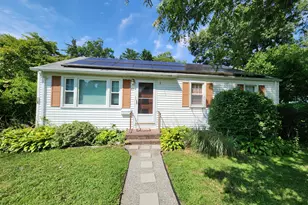 42 Coventry St, Manchester, CT 06042 - Photo 3