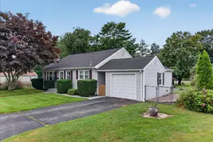 37 Vivian St, Waterford, CT 06385 - Photo 3