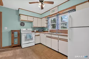 37 Vivian St, Waterford, CT 06385 - Photo 15