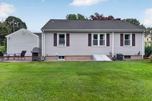 37 Vivian St, Waterford, CT 06385 - Photo 7