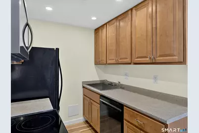 298 Meridian Street #A, Groton, CT 06340 - Photo 9