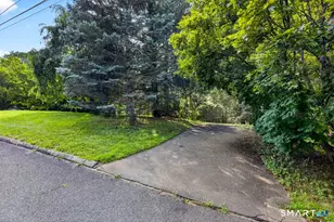166 Thoreau Dr, Shelton, CT 06484 - Photo 35