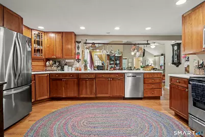 16 Velvet Street, Trumbull, CT 06611 - Photo 9
