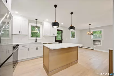 37 Skyview Lane, Waterbury, CT 06708 - Photo 9