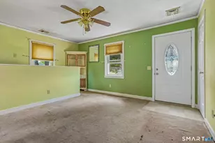 210 Midway Oval, Groton, CT 06340 - Photo 5