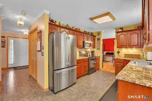 69 Ledgebrook Ln, Middletown, CT 06457 - Photo 5