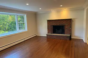 19 Greenwood Ln, Shelton, CT 06484 - Photo 5
