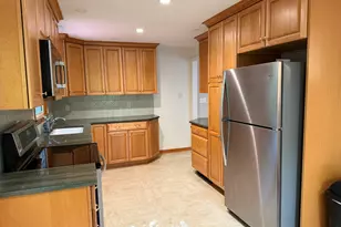 19 Greenwood Ln, Shelton, CT 06484 - Photo 3