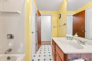 979 Farmington Dr, Cheshire, CT 06410 - Photo 19