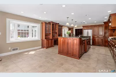 20 Staples Place, West Hartford, CT 06107 - Photo 11