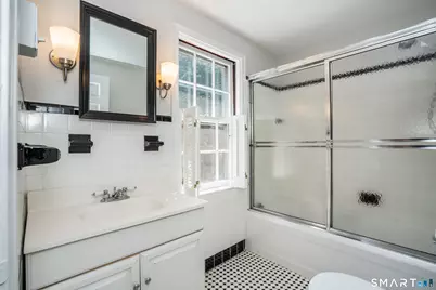 20 Staples Place, West Hartford, CT 06107 - Photo 27