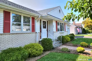 325 Emerald Pl, Stratford, CT 06614 - Photo 3