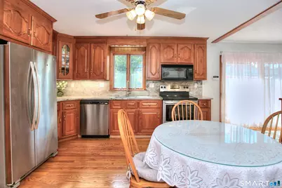 325 Emerald Place, Stratford, CT 06614 - Photo 11