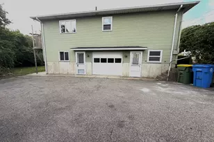 348 Oak St, Waterbury, CT 06705 - Photo 3